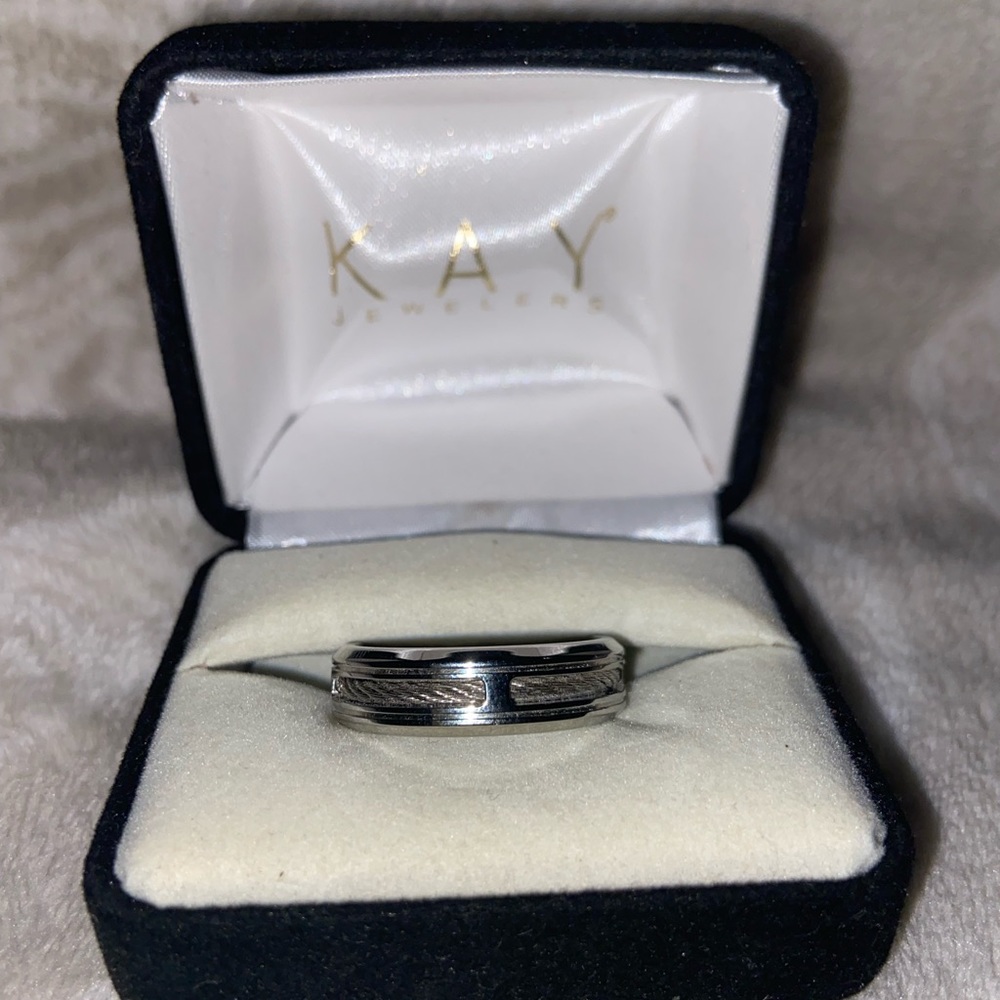 Kay Jewelers size 11 cable ring